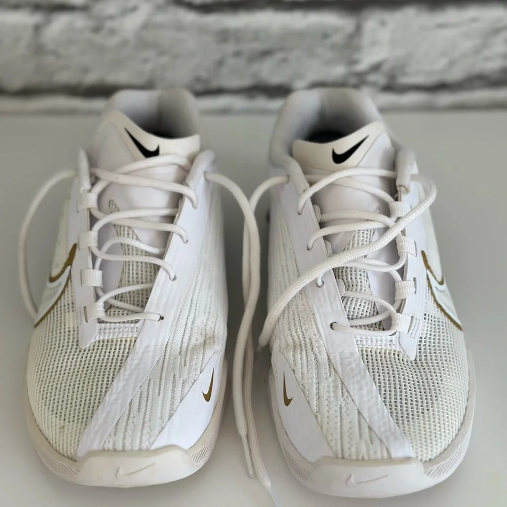 Nike React Metcon Turbo in White and Metallic Gold - 6.5 - Picture 3 of 6